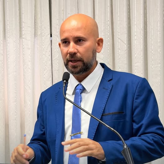 Câmara de Rolim de Moura aprova projeto do vereador Investigador Edinho que regulamenta uso de ambulâncias municipais para pacientes da rede privada para o SUS