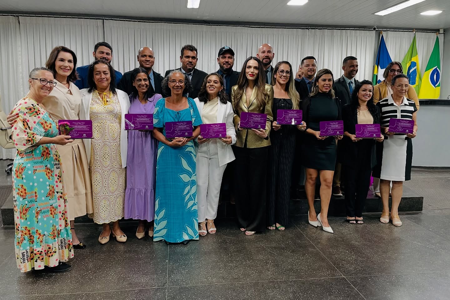 Câmara de Rolim de Moura homenageia mulheres com Prêmio “Mulher Destaque” em Sessão Solene