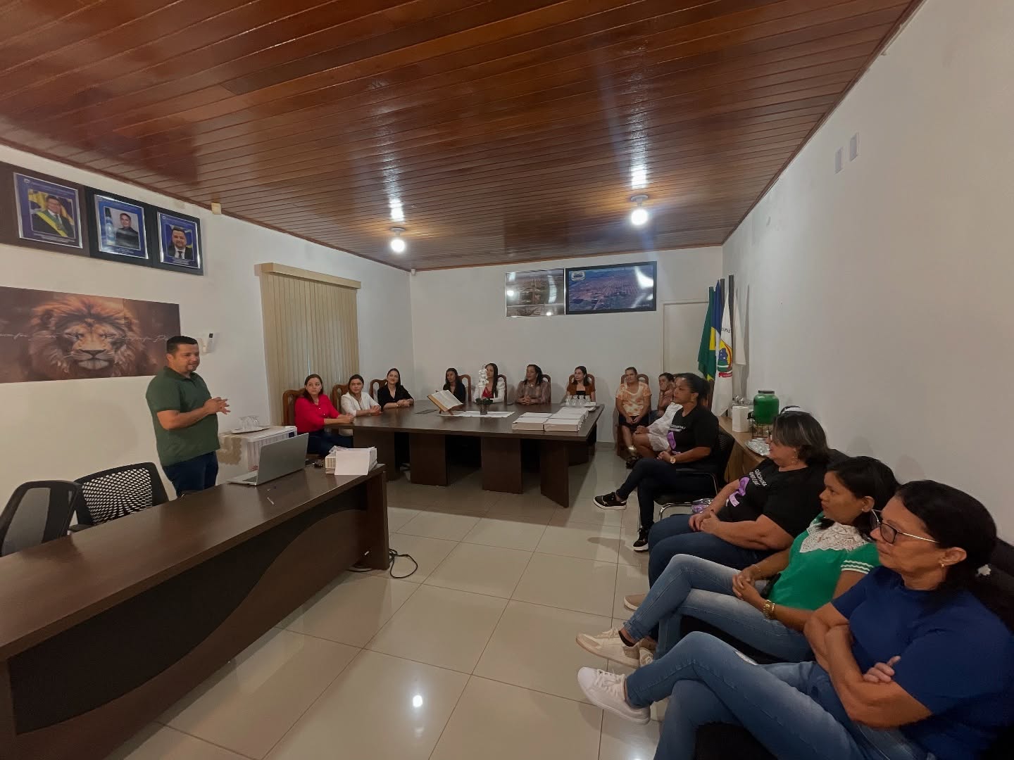 Câmara de Vereadores em Rolim de Moura celebra o Dia da Mulher com café da manhã para servidoras
