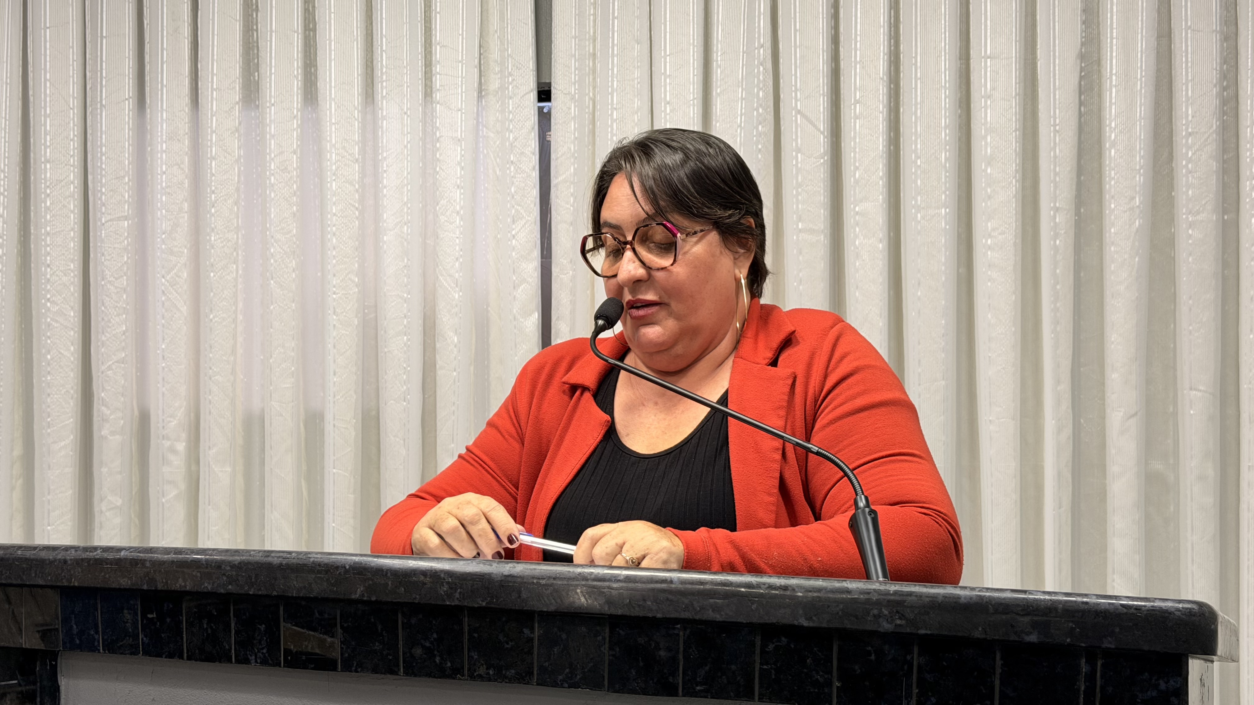 Janete Lins reforça respeito ao regimento após tumulto em sessão da Câmara de Rolim de Moura