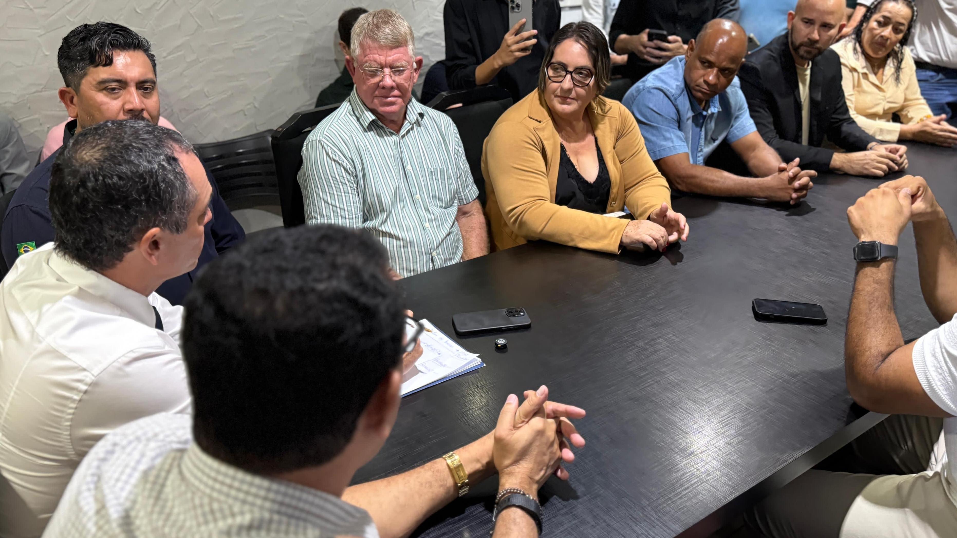 Janete Lins solicita que Estado assuma hospital de Rolim de Moura em visita do Vice-Governador e Secretário de Saúde