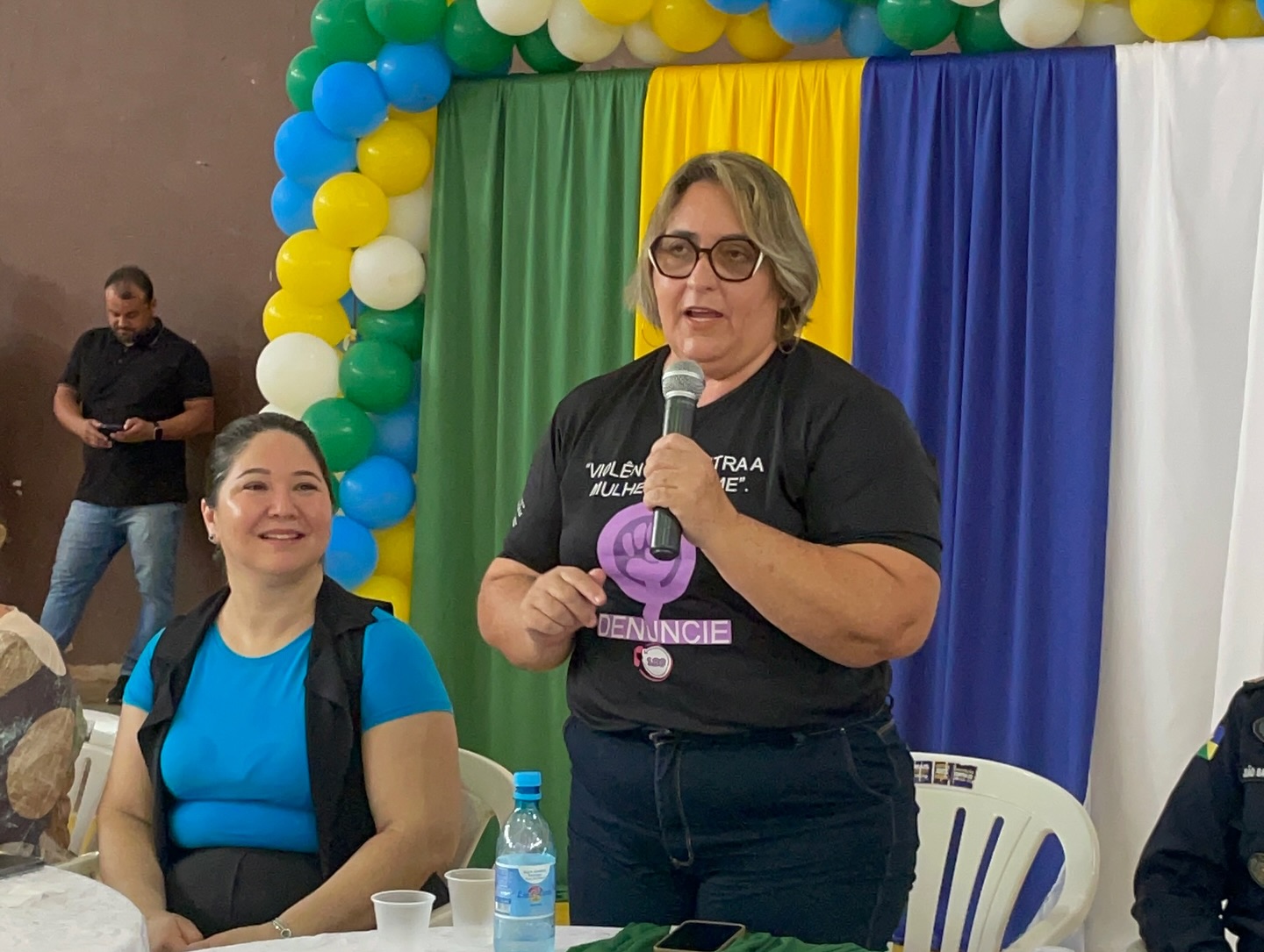 Representando o  Legislativo, vereadora Janete Lins prestigia abertura dos Jogos Escolares de Rondônia (JOER) em Rolim de Moura 