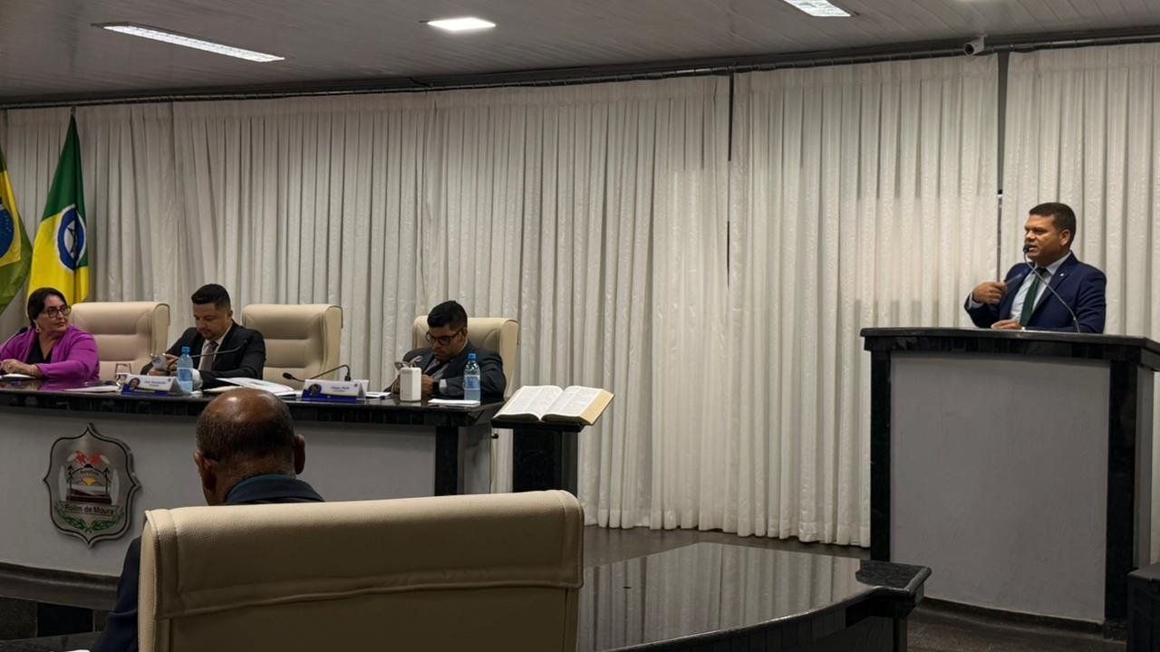 Vereador Adair Cardoso, solicitando ao Executivo informações detalhadas sobre a situação da galeria da ponte localizada na Avenida Rio Branco