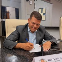 Vereador Adair solicita ao Executivo estudo técnico, financeiro e orçamentário para avaliar o reajuste do valor do auxílio pago aos estagiários 