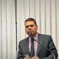 Vereador Adair solicita da SEMUSA esclarecimentos formais sobre alterações na jornada de trabalho dos servidores municipais 