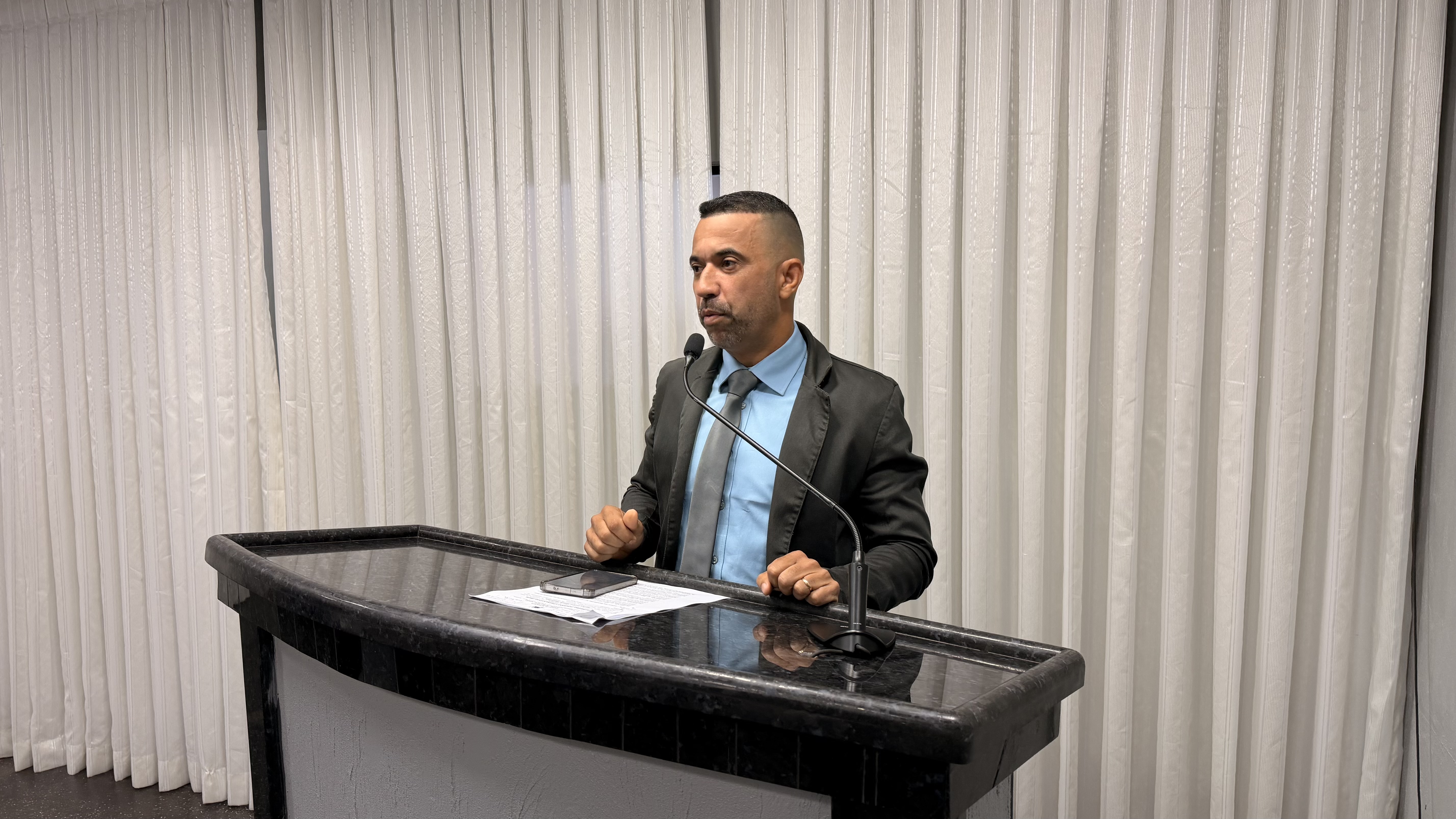 Vereador Edilson requer do Executivo através da SEMOSP serviço de cascalhamento em Ruas no bairro Olímpico