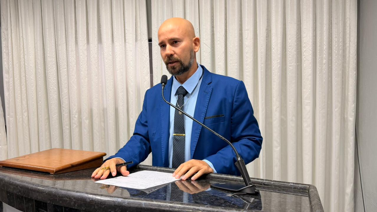 Vereador Edinho solicita recapeamento asfáltico na Rua Parnaíba nas proximidades da Faculdade Estácio