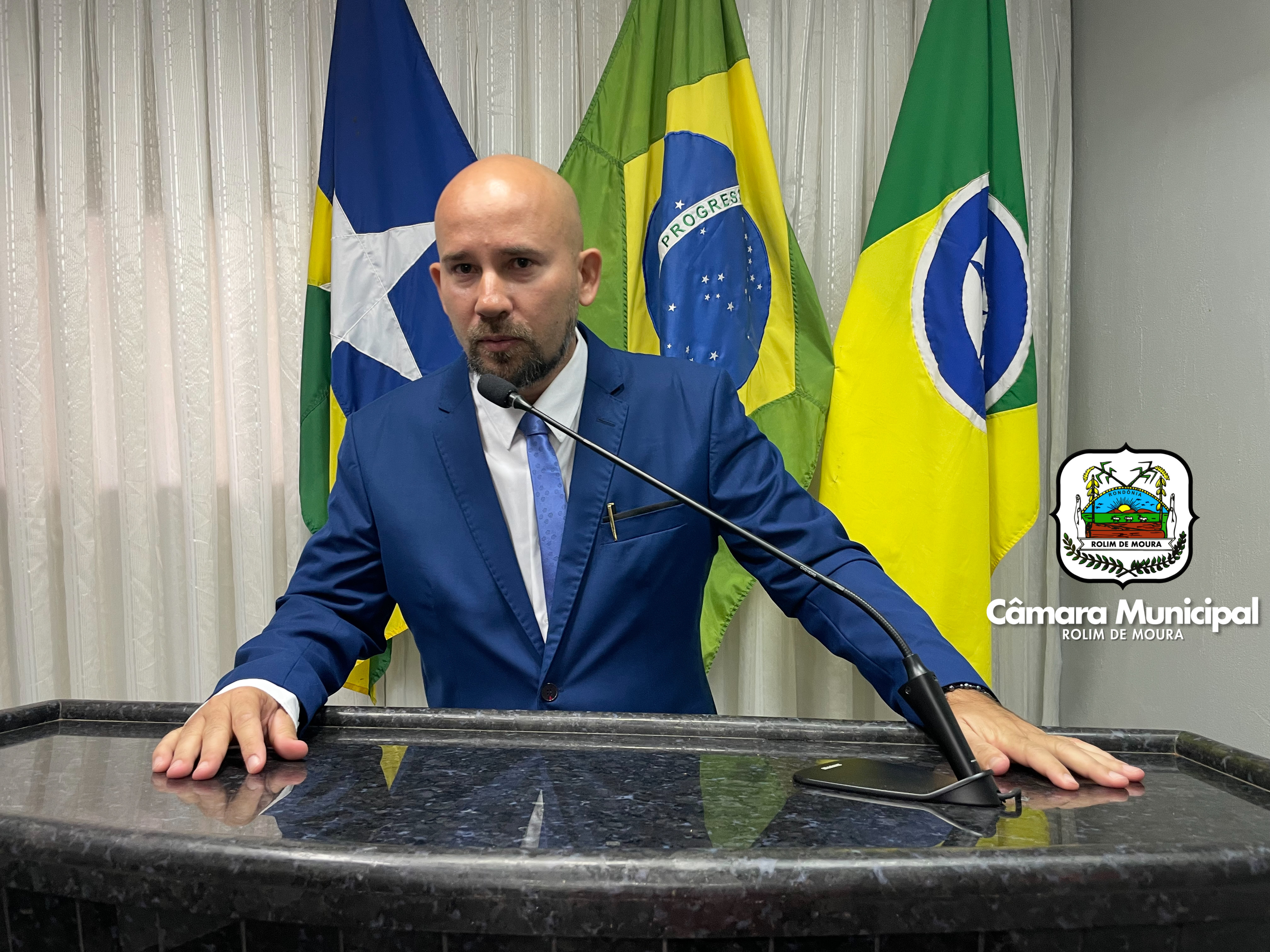 Vereador Investigador Edinho propõe mudança no horário das Sessões Ordinárias da Câmara Municipal de Rolim de Moura 