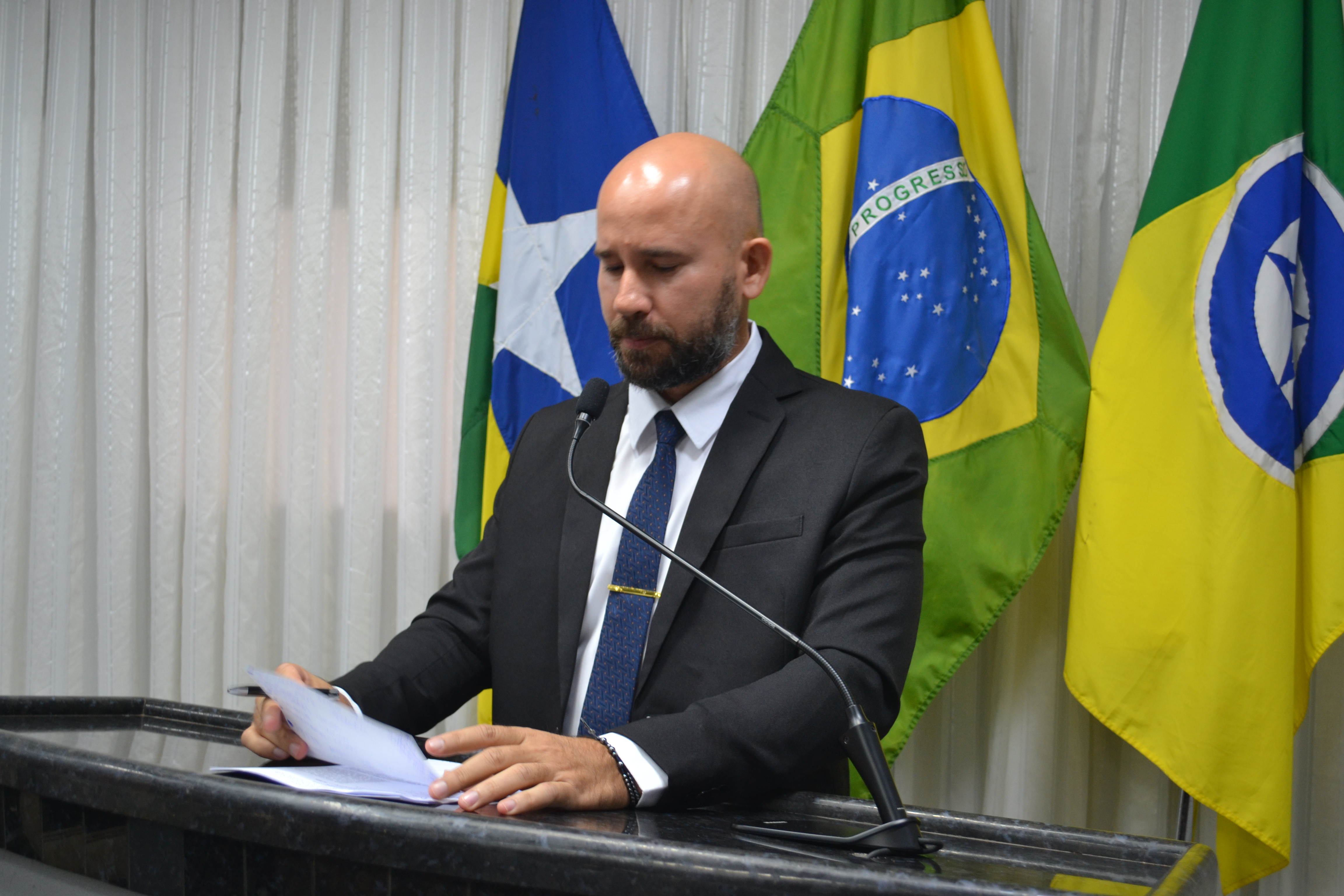 Vereador Investigador Edinho, propõe oito dias adicionais de férias aos servidores municipais que doarem sangue 