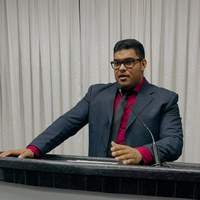 Vereador Thiago Hulk requer do Executivo guardas municipais nos espaços públicos e solicita manutenção na quadra da COHAB