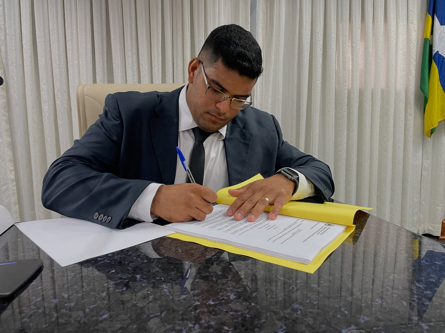 Vereador Thiago Hulk solicita informações sobre o estoque de medicamentos da farmácia municipal