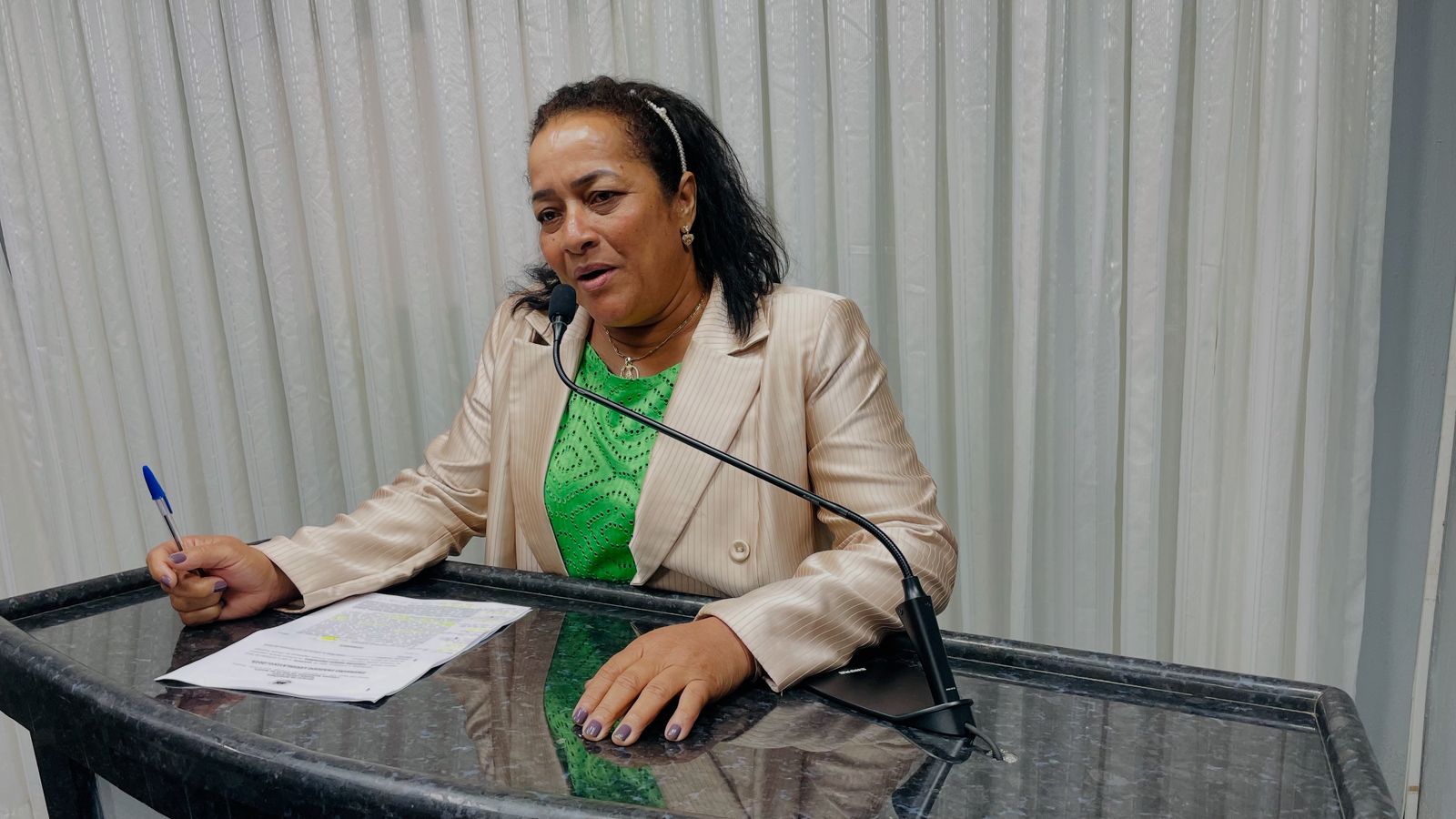 Vereadora Cida solicita disponibilidade de ambulância para as UBSs do município