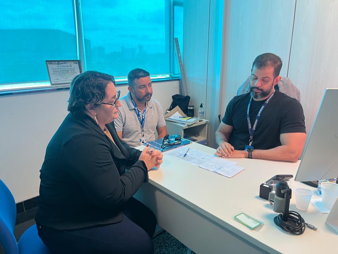 Vereadora Janete Lins solicita implantação de Centro Integrado de Operações Policiais e o retorno do 190 em Rolim de Moura