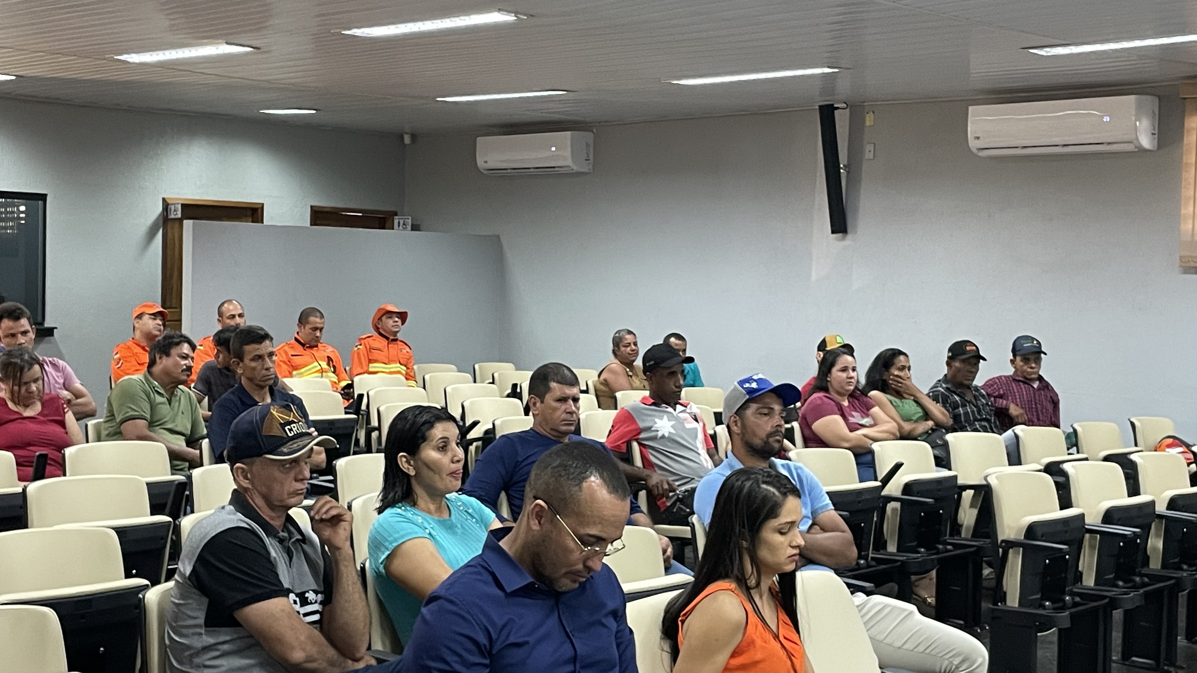 Vereadores aprovam projeto que firma convênio municipal com o Programa Educacional Bombeiro Mirim